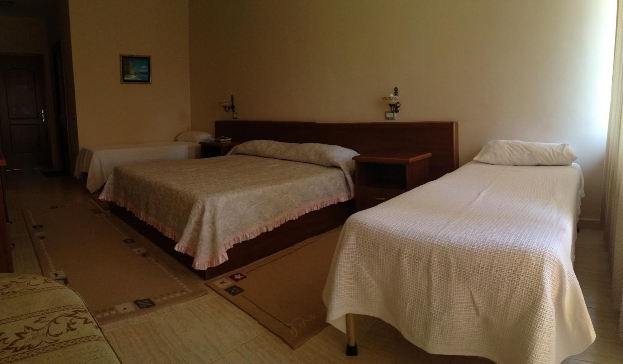 Akropoli Hotel Kryemëdhej 部屋 写真