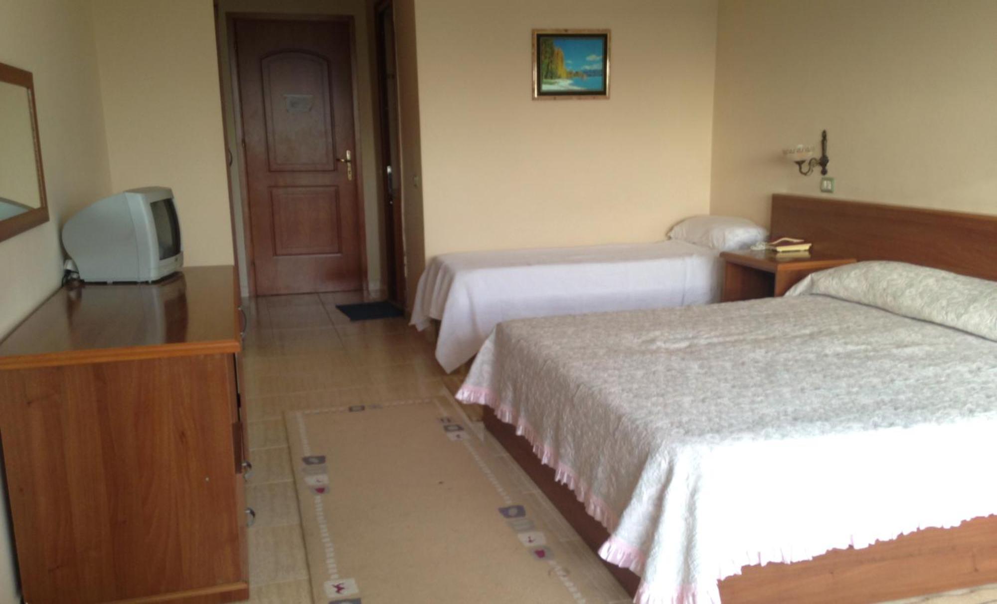 Akropoli Hotel Kryemëdhej 部屋 写真