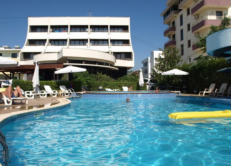 Akropoli Hotel Kryemëdhej エクステリア 写真