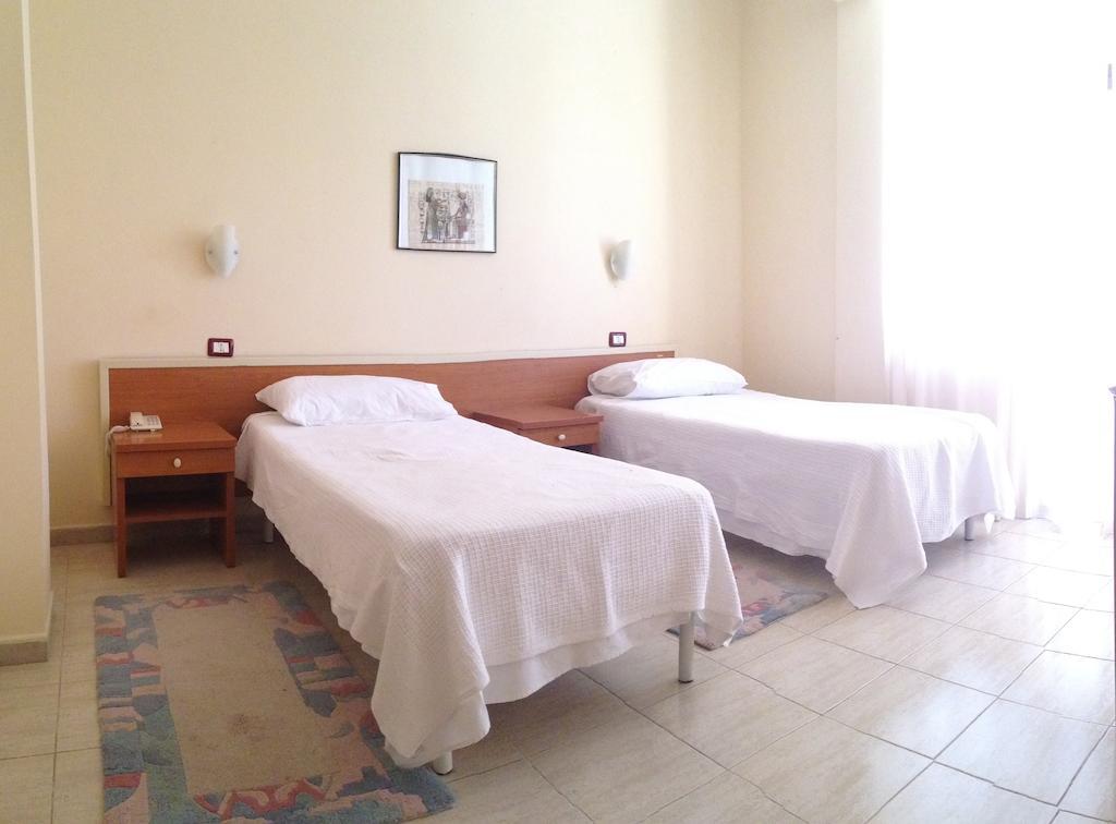 Akropoli Hotel Kryemëdhej 部屋 写真