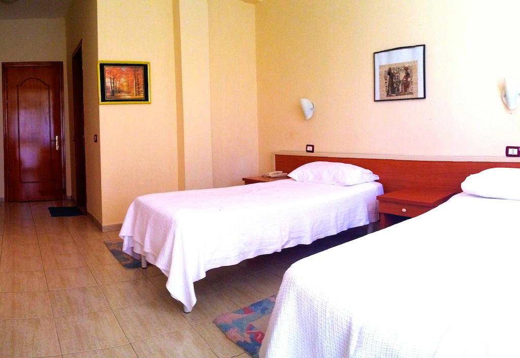 Akropoli Hotel Kryemëdhej エクステリア 写真