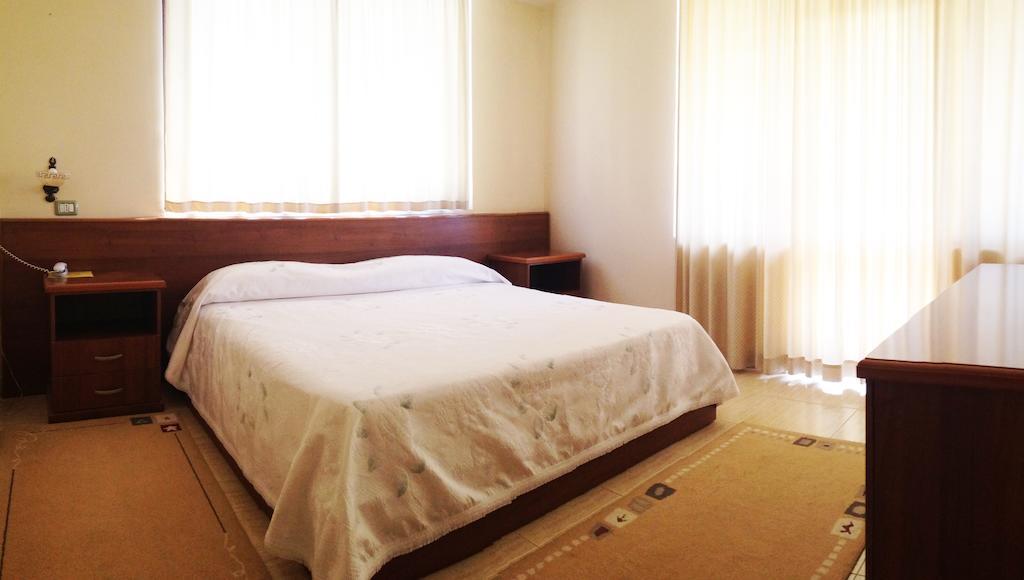 Akropoli Hotel Kryemëdhej エクステリア 写真